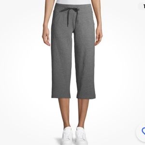 Athletic Works Women’s Heather Gray Athleisure Relaxed Fit Capris Size large NEW